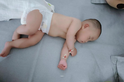 石家庄宝宝老打喷嚏怎么办